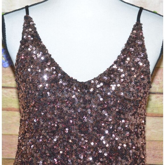 NWT Boutique Rose Gold All Over Sequin Cami Tank Top M Adjustable Straps Lined - Picture 2 of 10